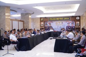 Kapolda Metro Jaya Pimpin Rapat Koordinasi Pengamanan Mayday Fiesta 2025, Imbau Masyarakat Jaga Kondusivitas