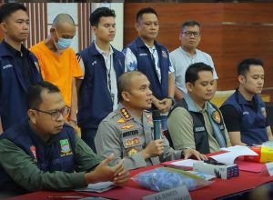 Unit Krimsus Polres Metro Bekasi Ungkap Kasus Penjualan Air Minum Kemasan Galon Palsu