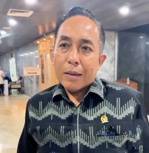 Potongan Aplikator Terlalu Besar, Driver Ojol Demo Mogok Ngojek. Apa Kata DPR?